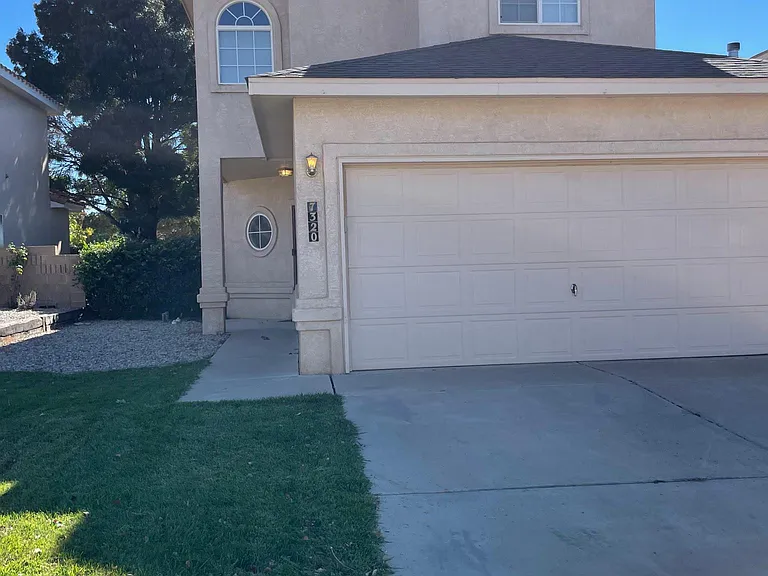 7320 Peregrine Rd NE — Photo 1