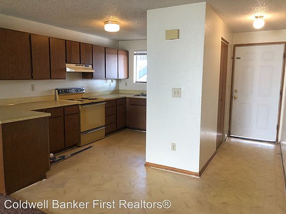 5th image of 1800 Evergreen St APT 37