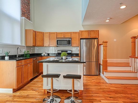 3rd image of 336 Saratoga St APT 4