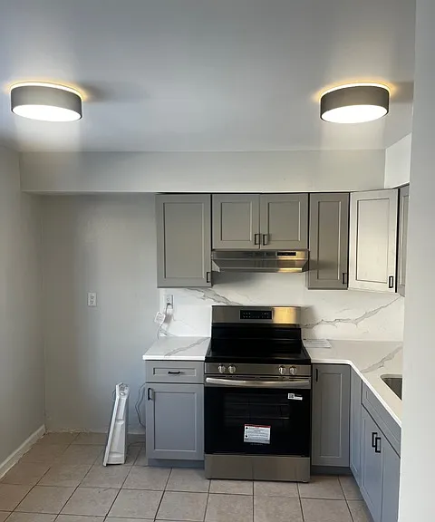126 Presidential Dr — Photo 16