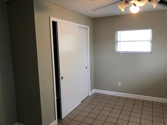 5th image of 5813 Sussex Dr