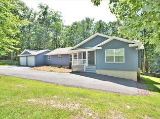 104 Copper Mountain Dr, Tafton, PA 18464