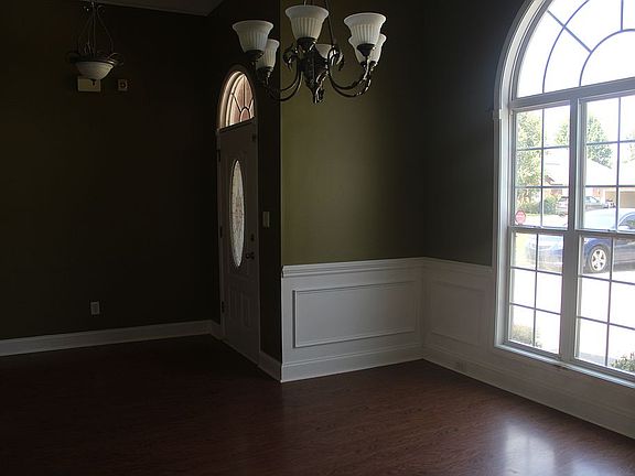 5th image of 209 Sedgebrooke Dr