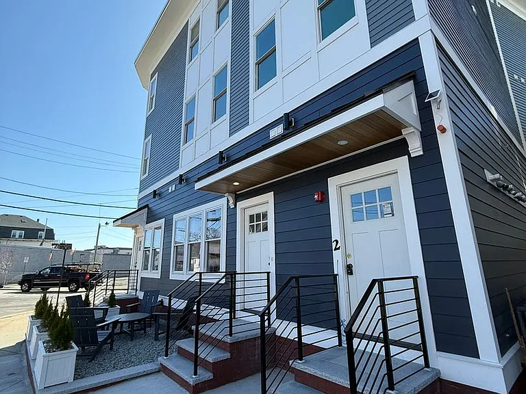 2 Beach Rd — Photo 23
