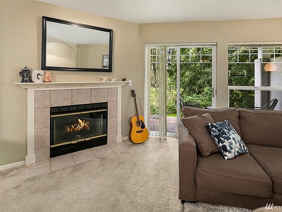 4th image of 18501 SE Newport Way Unit H136