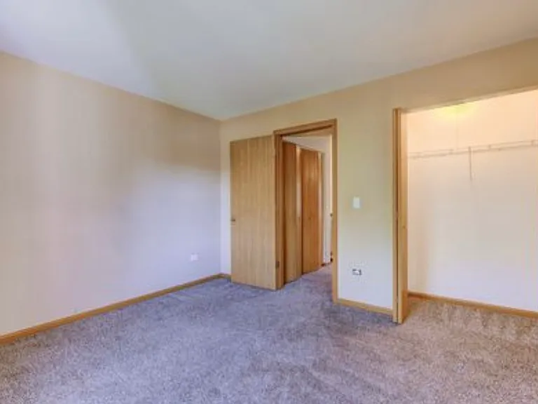 2444 Oak Tree Ln — Photo 25