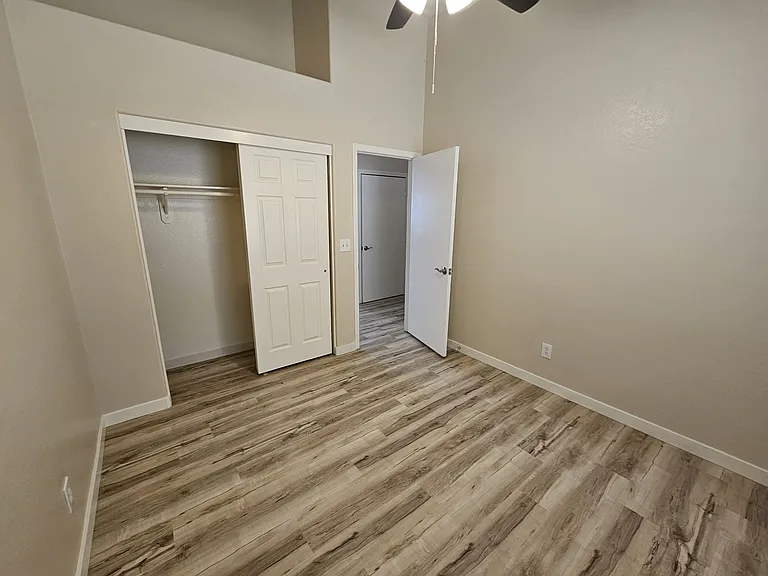 1526 Woodward Heights Way — Photo 5