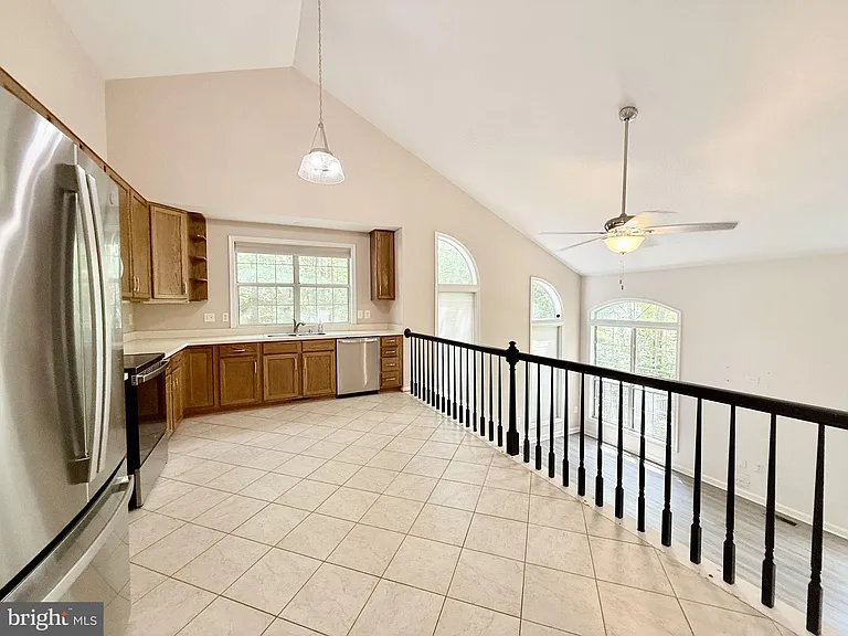 70 Dorothy Ln — Photo 14