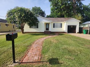 515 Ledoux St, Jennings, LA 70546