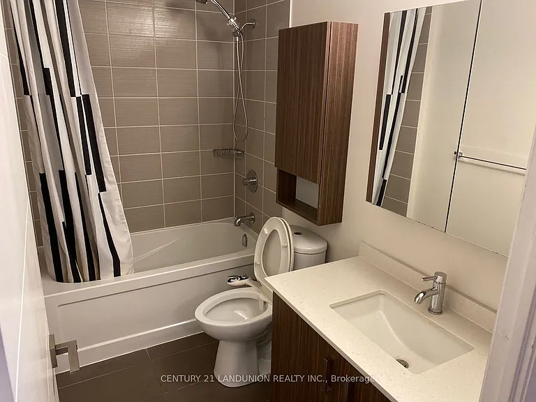 28 Uptown Dr #323 — Photo 12
