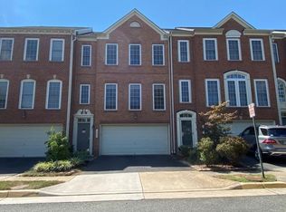 4696 Helen Winter Ter, Alexandria, VA 22312