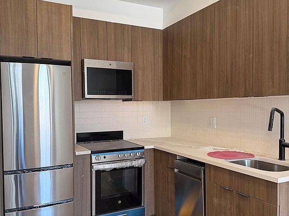 2nd image of 1088 Fulton St #2RR