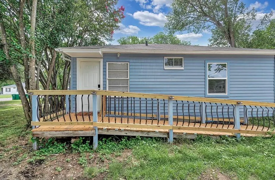 122 E Comay Cir — Photo 3
