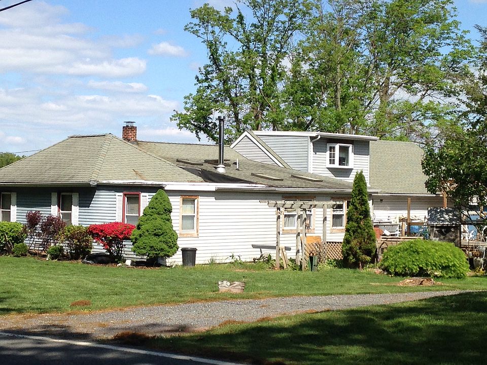 2nd image of 307 Mail Route Rd