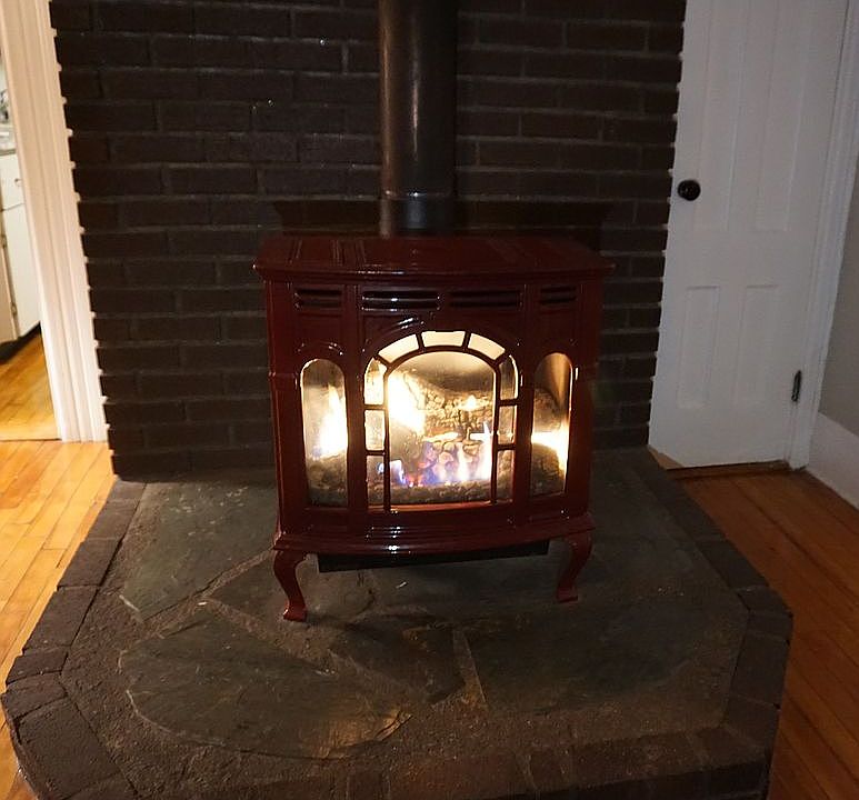 2nd image of 261 Cypress St
