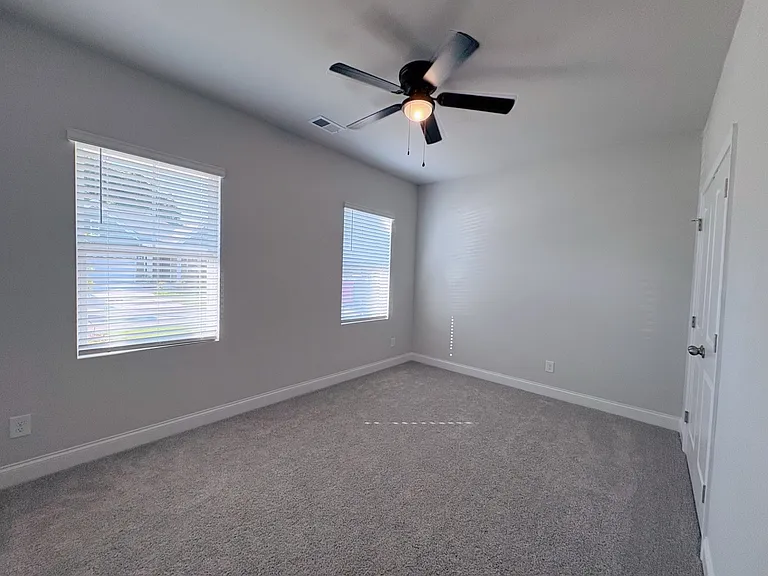 1038 Mapletree Ln — Photo 14