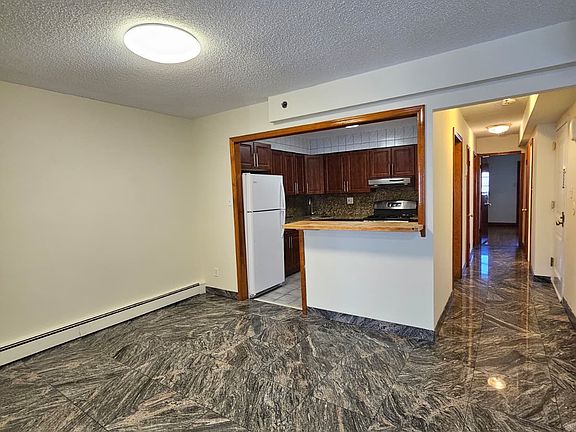 4th image of 3238 36th St Floor 2