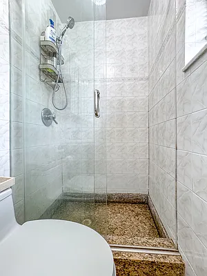 Rented by Gravity Real Estate Advisors | media 9