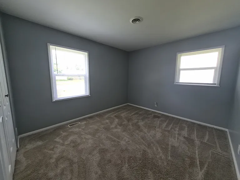 3921 Malibu Dr — Photo 17