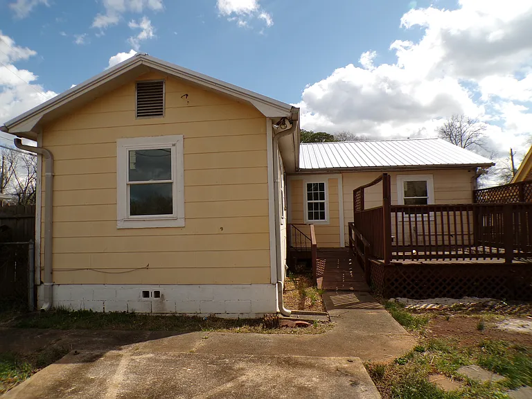 1400 19th Pl SW — Photo 4