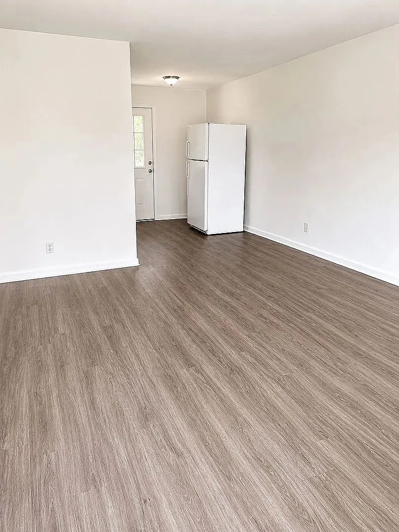 Room in 2 Bedroom Home in Greensboro — Photo 3
