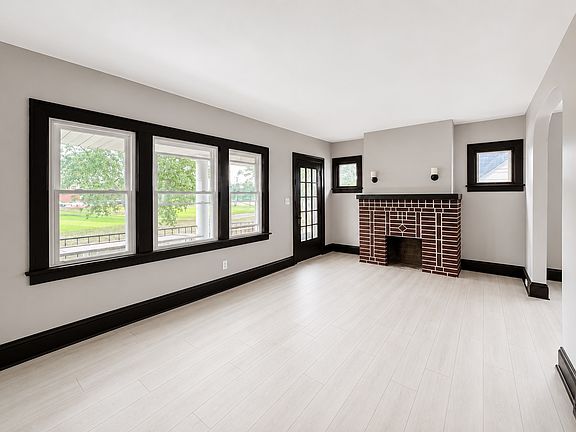 4th image of 4748 E 94th St #2