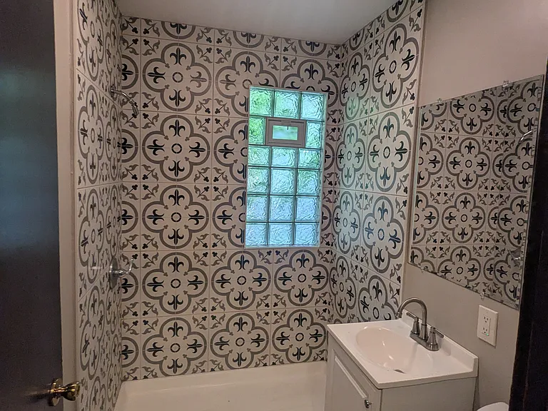 205 W Ring St #1 — Photo 3