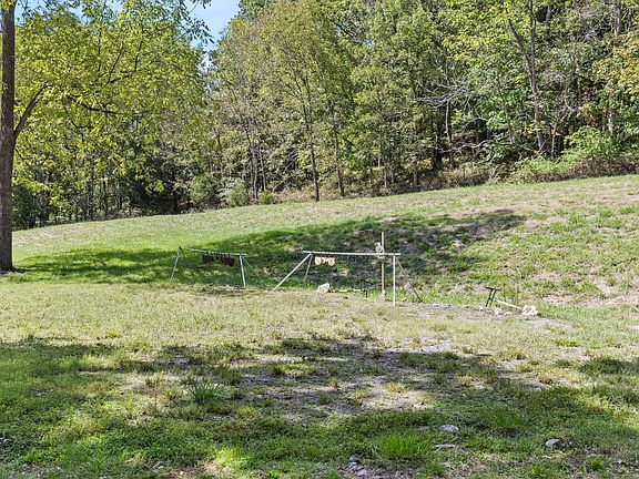 6th image of 1818 Preacher Holt Rd