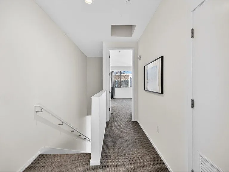 979 Eames Walk — Photo 31