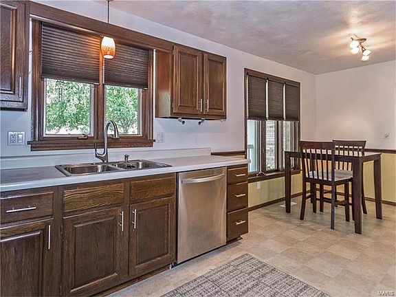 5th image of 2214 Wendy Way Dr
