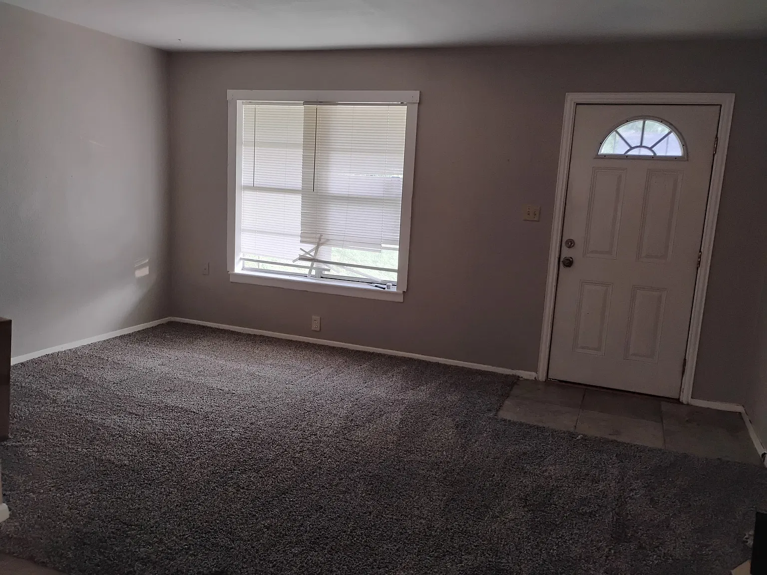 2 bed, 720 sqft, $815 — Photo 2