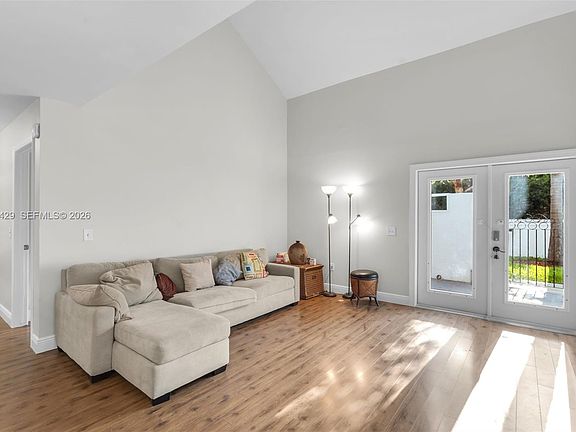 4th image of 20904 Leeward Ct APT 221-2