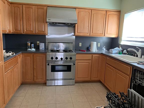 4th image of 288 Elm Ave