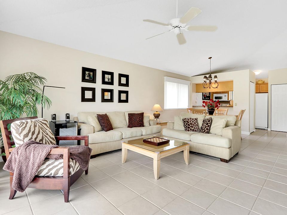 Home For Sale In Pga National