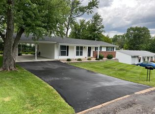 1307 Jeanne Hills Dr, Saint Louis, MO 63146