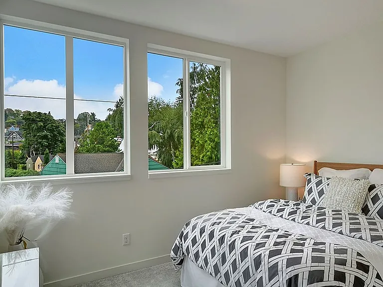 712 C W Bertona St — Photo 11