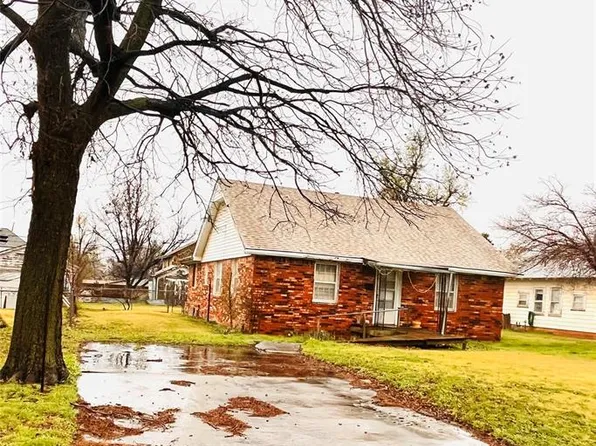409 W 3rd St, Watonga, OK 73772