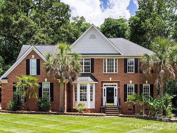 4th image of 6520 Hollow Oak Dr