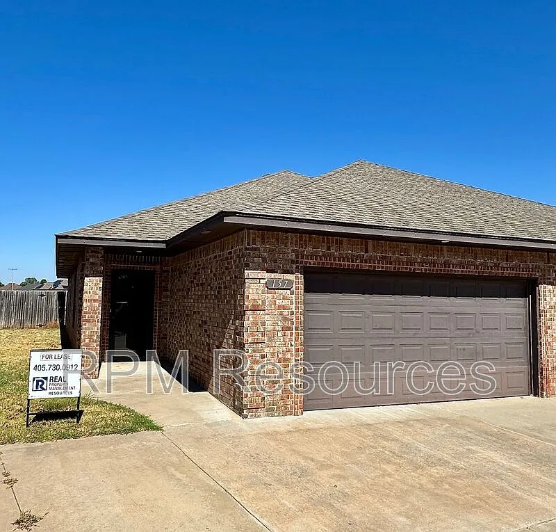 3 bed, 2.0 bath, 1250 sqft, $1,395 — Photo 2
