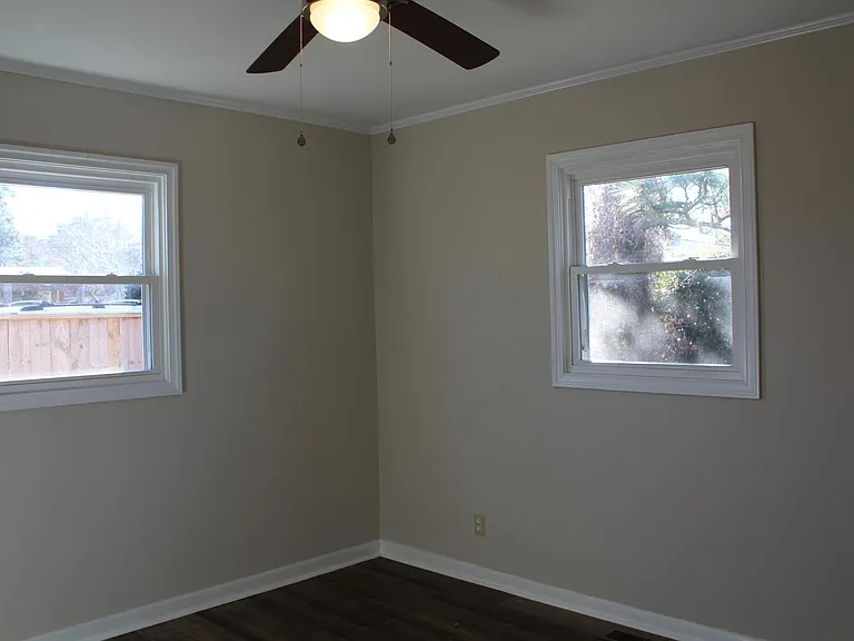 204 Florida Ave — Photo 11