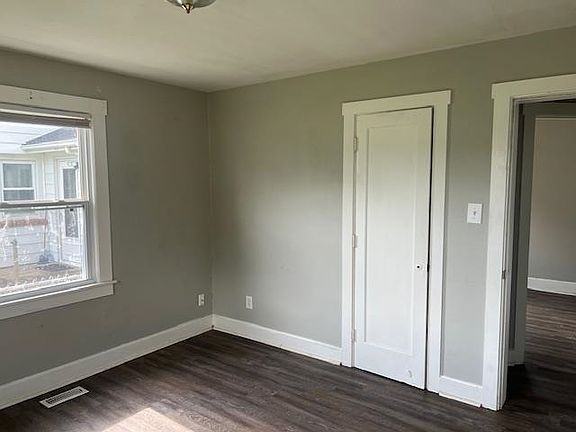 5th image of 413 E 27th St