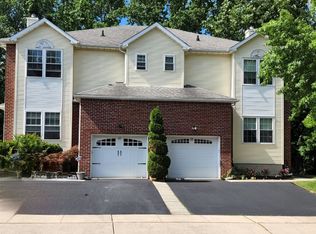 22 Burke St, Manalapan, NJ 07726