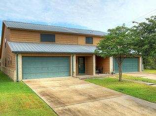 1910 20th St #A, Huntsville, TX 77340