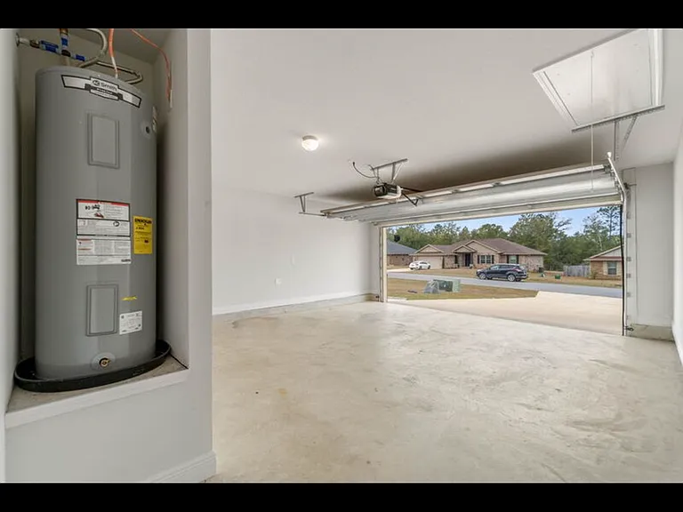5785 Dogwood Dr E — Photo 32