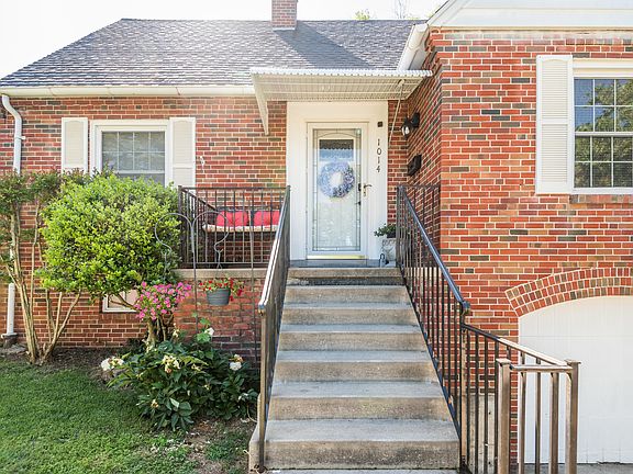 3rd image of 1014 Holly Dr