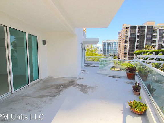 5th image of 6362 Collins Ave #601