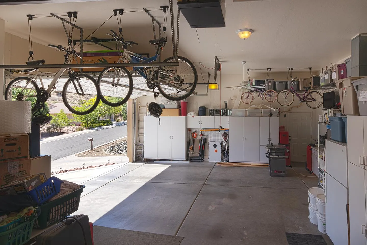 3 bed, 2050 sqft, $2,595 — Photo 4