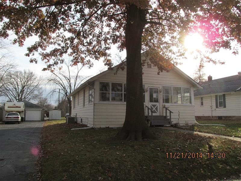 2nd image of 3733 Berkeley Ave
