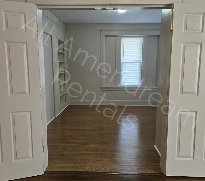 930 Carlisle St — Photo 6
