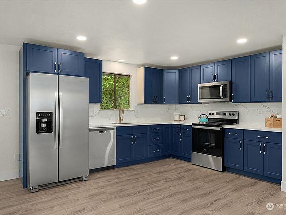 5th image of 19382 68th St E